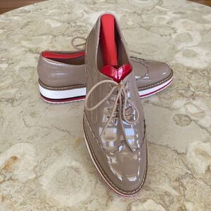 Zara Oxfords Tan Nude Patent Leather Red Heart Tongue Platform Wingtip Shoes